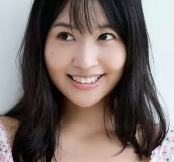 衝撃のカットソー越しバストトップ　現役アイドル最強ボディの20歳、「これまで以上に大胆で攻めた」2nd写真集で新境地