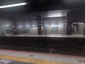 京都駅をぶらぶら→ホームの隅に何やら「ドロン」のポーズをする忍者　この暑い中いったいなぜ？　近づいてみたら…　「見つかるなんて未熟」