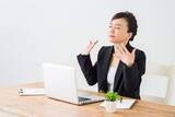 「働く女性の4人に1人が「酷暑退職」を考えたことがある！？　「疲れやすい」「通勤がつらい」暑い夏、理想の働き方は？」の画像1