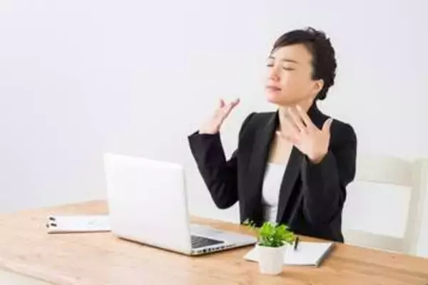 働く女性の4人に1人が「酷暑退職」を考えたことがある！？　「疲れやすい」「通勤がつらい」暑い夏、理想の働き方は？