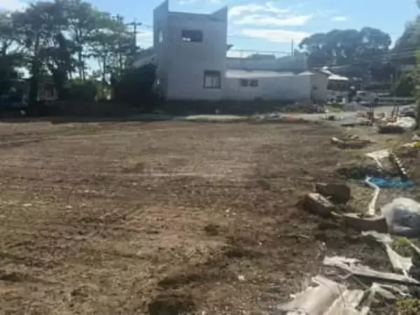 農地で不審な段ボール箱を発見、中には子猫が4匹→「こんな心無いことして」投稿に怒りの声「許せない」