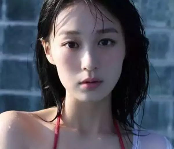「お尻の筋肉最高っす」「最高のヴィーナス」　ド迫力の美尻と雪のように白い肌　規格外の逸材グラドルが待望の1st写真集を報告