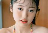 「19歳のもちもち＆ふわふわボディ　無垢な93・63・91が放つ色気　白濱美兎の純白柔肌にフォーカス」の画像1