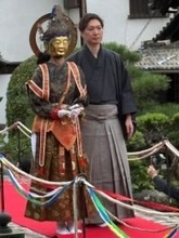 日本一の「和服男子」ファイナリストは40代　若手に交ざって勝負する姿に反響　「食事制限感ゼロ」の意外な食生活とは