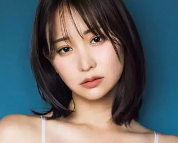 モテクイーンの色気全開　恋リア「ラブキン2」でも注目の32歳女優　ランジェリ－姿で妖艶目線の動画公開