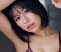 ベストスコアは67！　日本一ゴルフが上手い29歳美女、抜群プロポーションの水着姿披露　「週刊FLASH みんなGETしてくれて嬉しい」