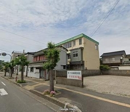 3階建てビル一棟190万円、マンガ専門図書館跡だった　ジャンプ、コロコロコミック……往年の単行本ごと売り出し