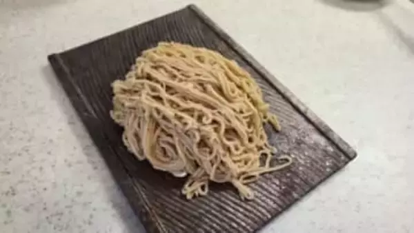 「モンブランを作るとどうしても蕎麦になってしまう」男性のつぶやきに反響「想像以上に蕎麦」「瓦そば職人爆誕」