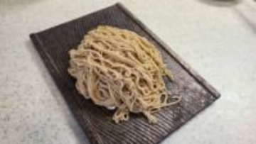 「モンブランを作るとどうしても蕎麦になってしまう」男性のつぶやきに反響「想像以上に蕎麦」「瓦そば職人爆誕」