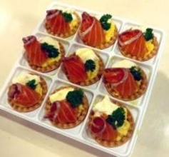 バレンタインのタルト台が“酒の肴”に！？　「意図を無視してやった」背徳アレンジに「天才の発想」「お酒が捗りそう」の声