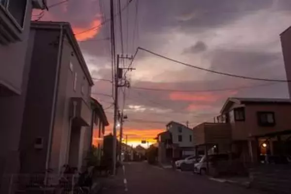 「男の子と帰ります！」小4次女から突然落とされた爆弾LINEに父親ソワソワ…　「鼻の下伸ばしてニヤニヤしちゃいます」