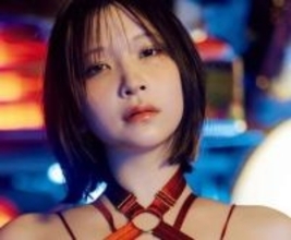 「すごい、です…」「絶対GETしてよね」 極限食い込み＆最大露出の衝撃カット　2.5次元ボディ美女、最新写真集から厳選カット