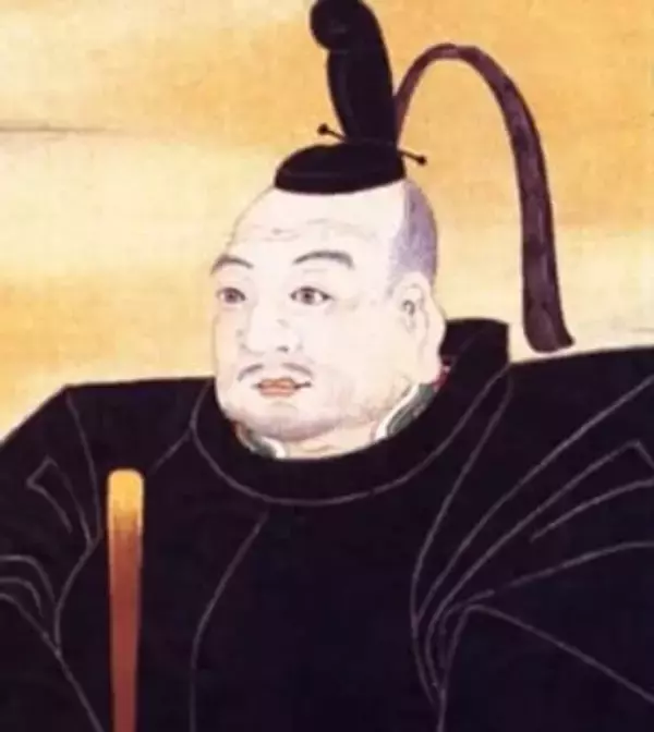 耳の大きさまで祖先・徳川家康そっくり…！徳川慶喜家当主の女性、肖像画と並べた1枚に衝撃「似すぎて驚いた」