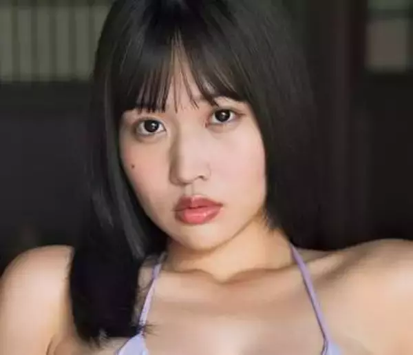 ミニスカ忍者のお色気修行　現役アイドル最強ボディの20歳、麗しの美背中＆ヒップラインで誘惑ポーズ