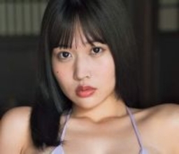 ミニスカ忍者のお色気修行　現役アイドル最強ボディの20歳、麗しの美背中＆ヒップラインで誘惑ポーズ