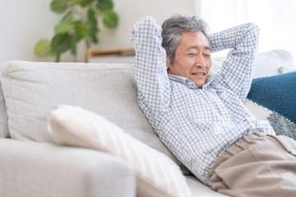 もうイヤ！定年退職後の夫がリビングを占領するのにイライラ…　「主人在宅ストレス症候群」の対処法と夫婦関係改善のコツを伝授