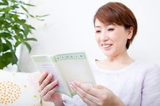 2歳半の長男と生後2カ月の次男の母　母子手帳2冊をイラストでいっぱいに　見る人を楽しませる家族ストーリーに「かわいすぎる！」