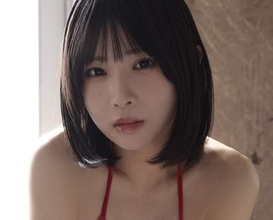 無敵の笑顔のNMB美女　艶めくビキニでちょっぴり大人へ　新たな扉開く新境地グラビア