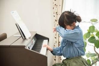 5歳娘「ピアノをやめたい」→母「あと3回レッスンに行って、すべて嫌だったら終わりにしよう」　結局その後…　「素敵な方法」「ママさん尊敬する」