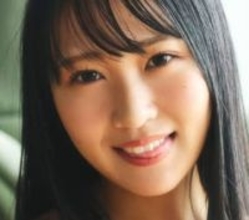 ニットトップからはみ出すまん丸バスト　妄想膨らむ極上ボディ　19歳アイドル写真集「二人だけの秘密」