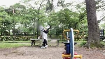 公園でカラスに盗られた！ユーチューバーの撮影中、衝撃の出来事に爆笑「これ、神動画ですよね」