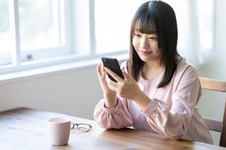 もしかして浮気？不倫？「配偶者のスマホを無断で確認」既婚者の約4人に1人　「証拠を突き止めるため」「どこで何してるか分からない」