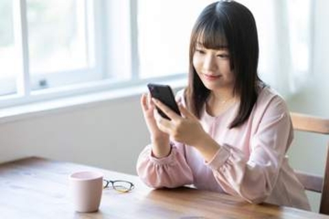 もしかして浮気？不倫？「配偶者のスマホを無断で確認」既婚者の約4人に1人　「証拠を突き止めるため」「どこで何してるか分からない」