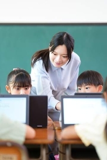 「ノートを取る力が低下するのでは」小5娘がタブレット授業に危機感　教科書も使わず先生配信の「まとめ」で進行…鋭すぎる分析に母びっくり