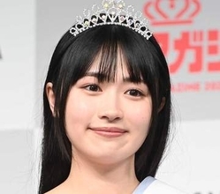 血管透け出る驚異の白肌　純真無垢の健康ビキニ　ミスヤングマガジンの晴こころ