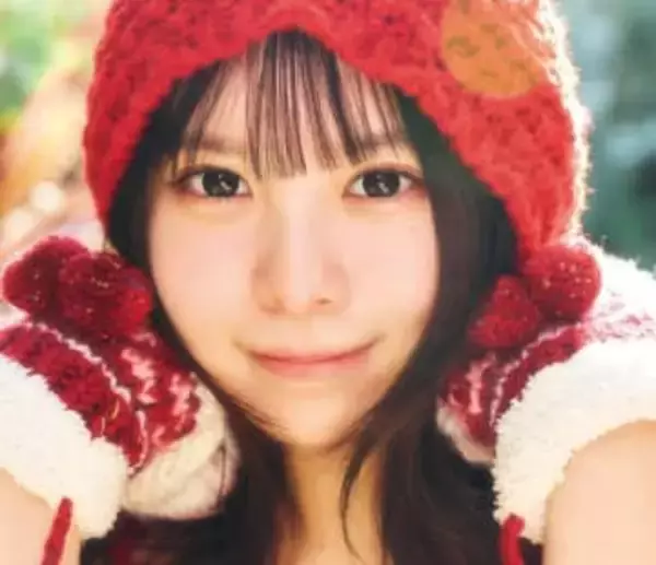 真っ白マシュマロボディ包み込む赤と黒のビキニ　22歳アイドルが初めての水着グラビア