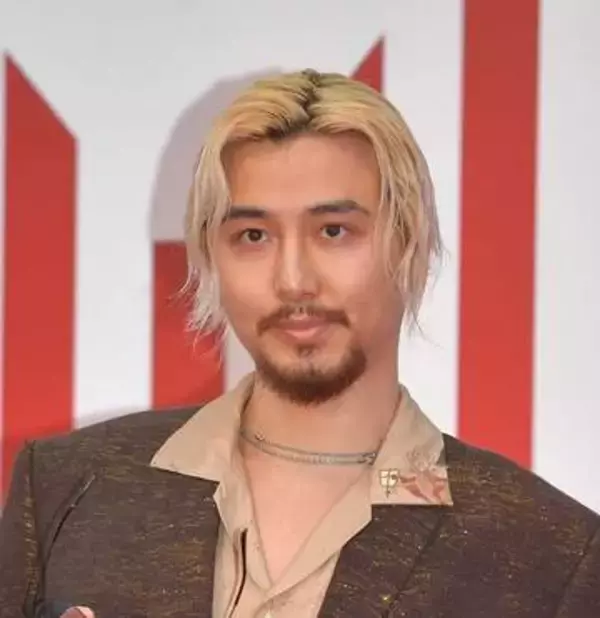 「だっ、誰！？」藤井風、強烈すぎる世界観の最新ショットにSNS衝撃　「度肝ぬかれました」「全能の神のような出で立ち」「奇天烈」