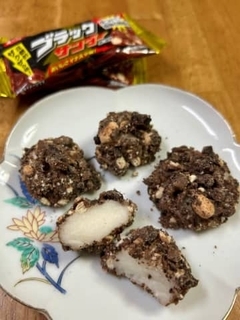 と、止まらん…ザクザク＆もちもち　余ったお餅とブラックサンダーが奇跡のハーモニー！