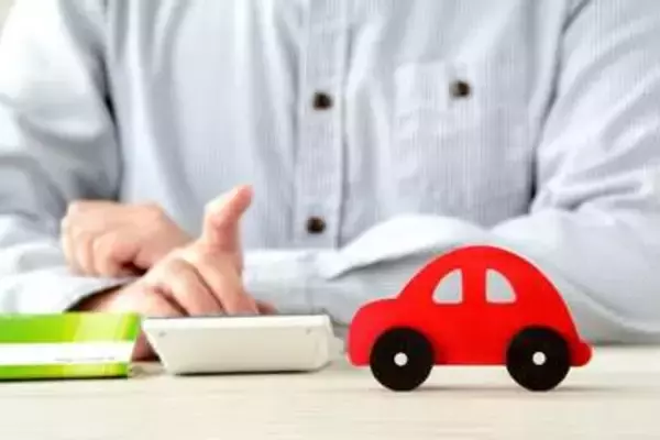 新車価格の上昇、7割超が「実感」　それでも中古車に乗り換えない理由は？