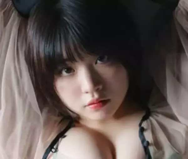 防具を外すと豊満バストや曲線美ヒップ　VTuberアイドルが妄想グラビアでセクシー戦士に