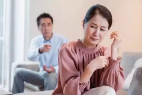 「更年期でしんどいのに」…家事ができず「どうして前みたいに？」と責められた48歳女性　夫の無理解と壊れかけた夫婦関係【社会福祉士解説】