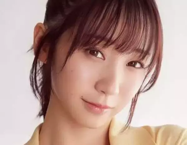 たわわメロンバストにメロメロ　人気コスプレイヤーの圧巻ボディ　はだけたYシャツ姿やハイレグで悩殺