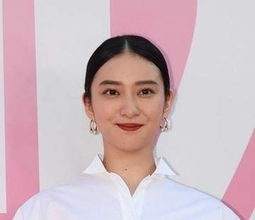 「キレイで上品」昨年に第3子出産の32歳女優、気品あふれるモデル姿が話題　即「いいね」の夫TAKAHIROに「常に先越される…」の声も