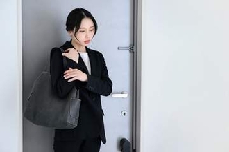 「出社前にトイレで涙が出る…」人事にも親にも「3年は頑張れ」と言われ逃げ場を失った新入社員　元管理職が伝えた“体のSOS”と辞めどき