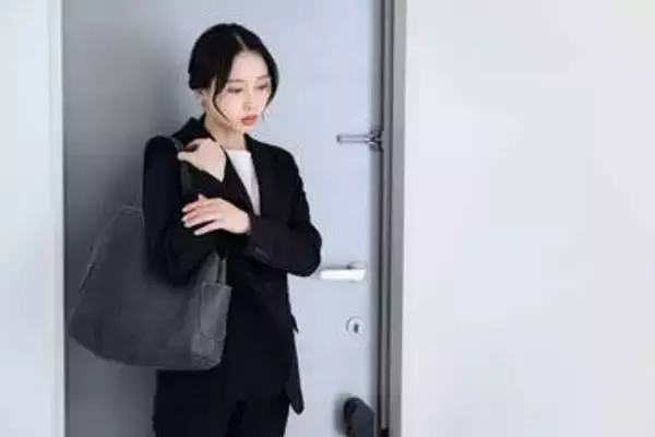 「出社前にトイレで涙が出る…」人事にも親にも「3年は頑張れ」と言われ逃げ場を失った新入社員　元管理職が伝えた“体のSOS”と辞めどき