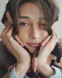 「「僕のすべてをさらけ出しています」　イケメンすぎる美容外科医が写真集　白衣を脱いで鍛えた体を披露　シャワーやプールシーンに注目」の画像1