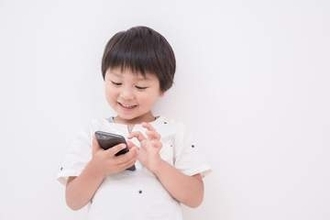 子どもがいる、または妊娠中のママの約半数が「子どもにショート動画を見せている」…便利だけど、不安を感じるのはどんなこと？