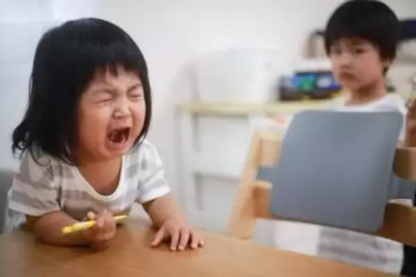 ひとり親家庭の食事、学校給食のない休日は「1日2食以下」が急増　「自分は1日1食」「子どもにはお肉、親は豆腐」