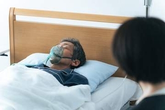 30歳夫が事故で下半身まひに　突然の車いす生活に妻不安　退院後の生活や介護負担…まずは医療ソーシャルワーカーへ【社会福祉士が解説】