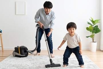 育休中の妻「忙しい」と嘆くと→夫「家にいるんだから時間あるでしょ」　育児・家事を1カ月間やって激変「気づいたのすごい」「もっと育児に参加してほしい」