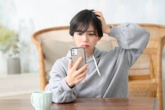 スマホの月額料金、8割前後が「高い」と感じるキャリアは？「妥当だと思う」料金はどのキャリア？