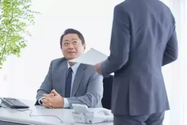 「ホワイトハラスメント」って知ってる？　受けた人の約7割「今後1年以内に転職したい」部下の向上心を奪っている可能性