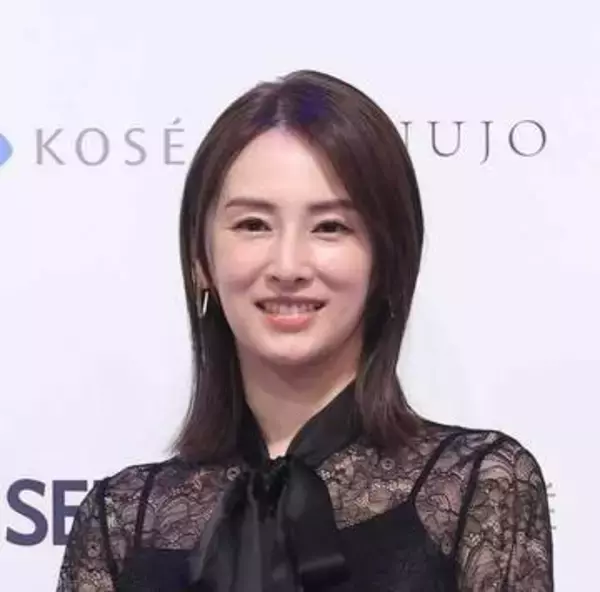 「日本一美しい40歳」北川景子、前髪ぱっつんボブ披露　DAIGOの祝福「KSK！」の意味は？