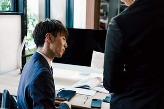 上司が細かすぎると……「ミスを恐れて挑戦できない」「提案を控えるように」　逆に「やる気」が向上する人も、若手が求める上司像とは？