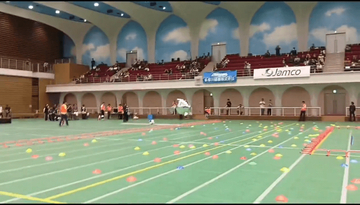 飛行ロボット制作　「空飛ぶサメ」を目指したのに…まさかのフグ体形に！　ヒレをパタパタ、ぷかぷか進む「フカヒレ」が話題「かわいい部門があったら1位」