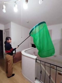 「本格的な虫捕り網が欲しい」昆虫採集に夢中な高1娘が購入したのは…「大きすぎる」言葉失う母「この子はいつだって規格外」